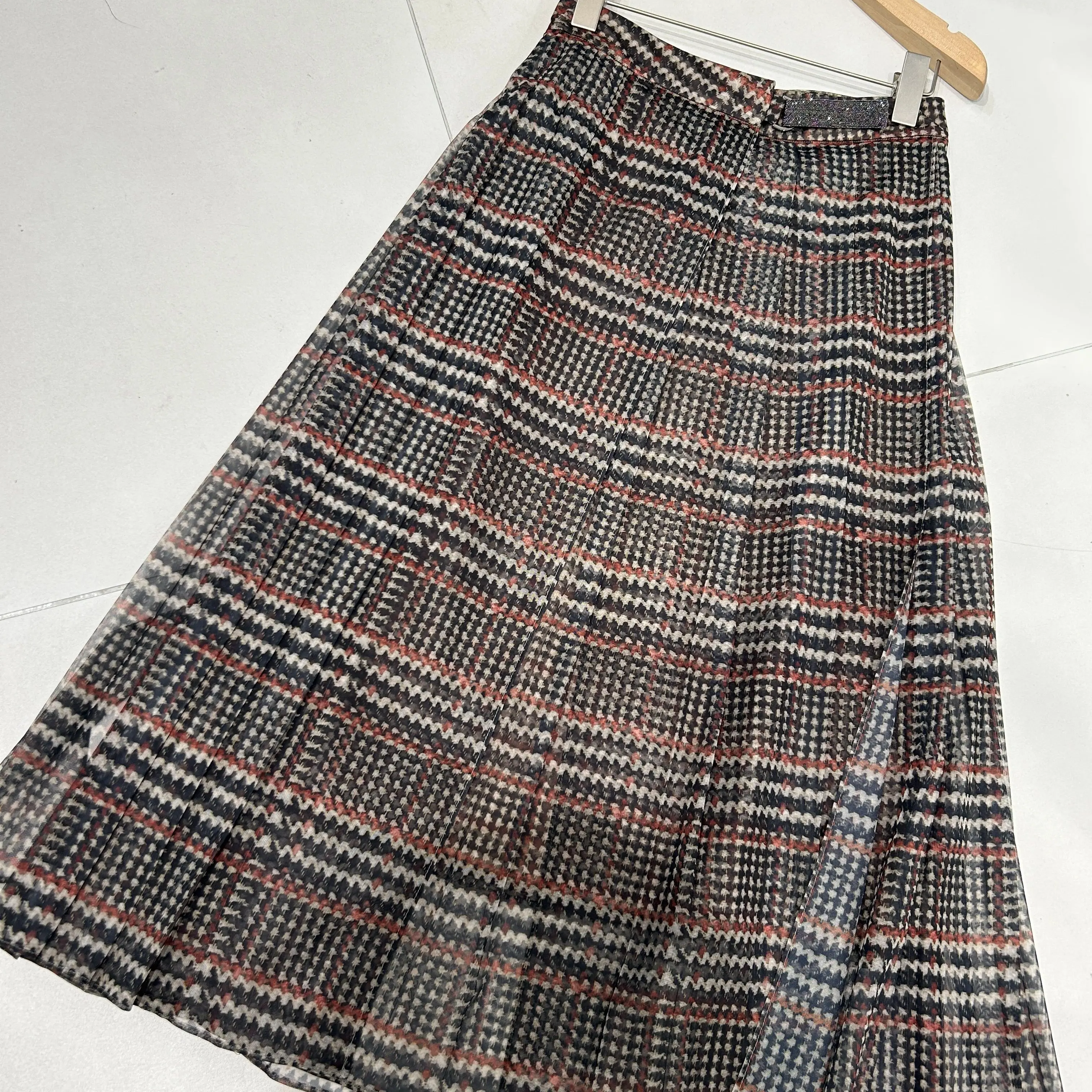 Lightweight Retro Plaid Mesh Midi Skirt with a Mid-Rise Versatile and Fashionable