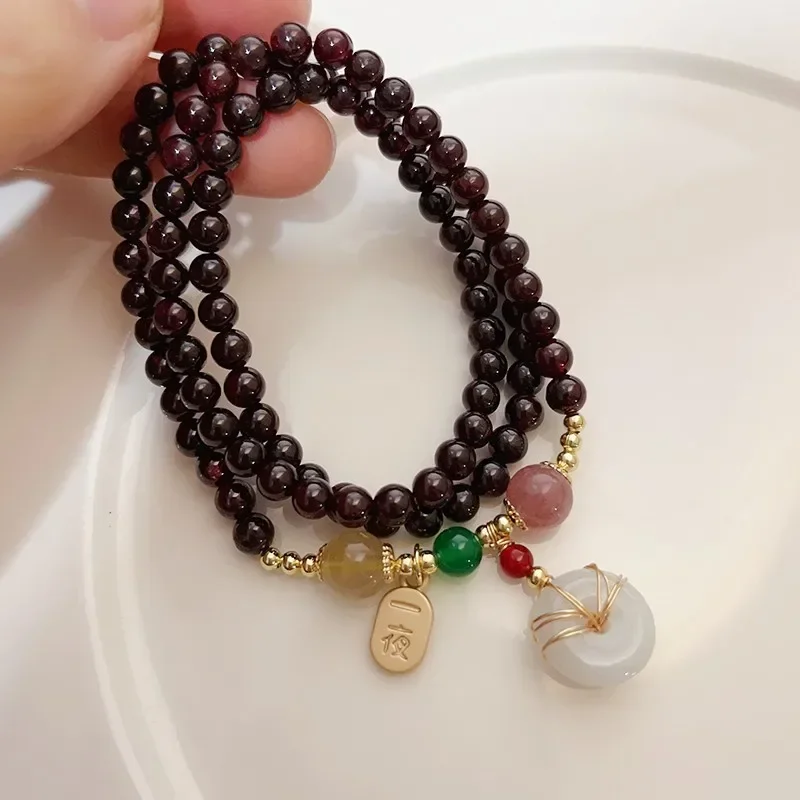 Браслет с гранатом для женщин с ощущением нишевого дизайна в стиле ретро Браслет с гранатом для женщин с ощущением нишевого дизайна в стиле ретро