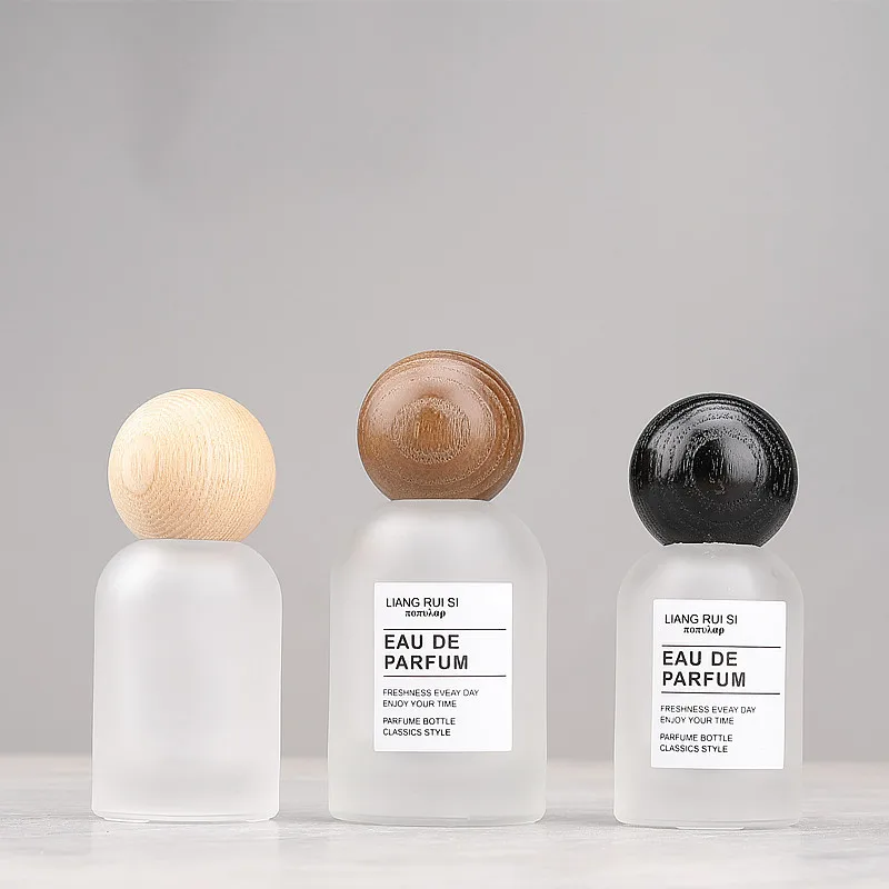 60pcs Empty dispenser 30ml 50ml Frosted Round Glass Spray Perfume Bottle with Round Ball Walnut Beech Wooden Lid