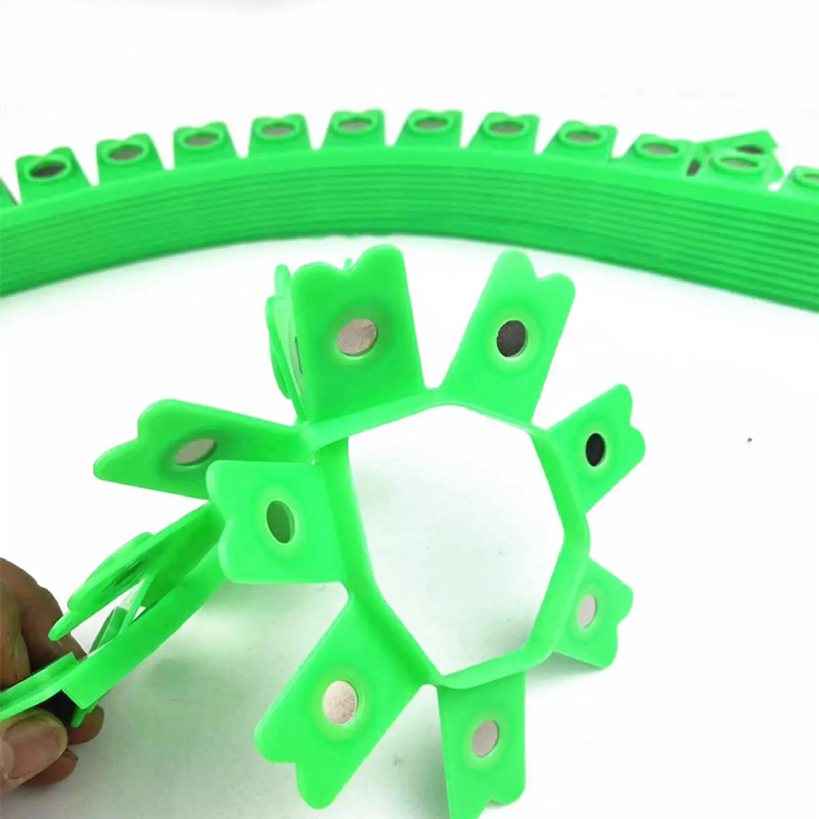 Magnetic Protective Strip Fittings Fixed Range Curve for Spraying Putty