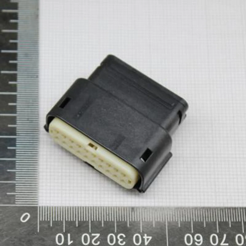 1Pcs/Lot  33472-2006    MOLEX CONNECTOR The corresponding metal needle can contact customer service