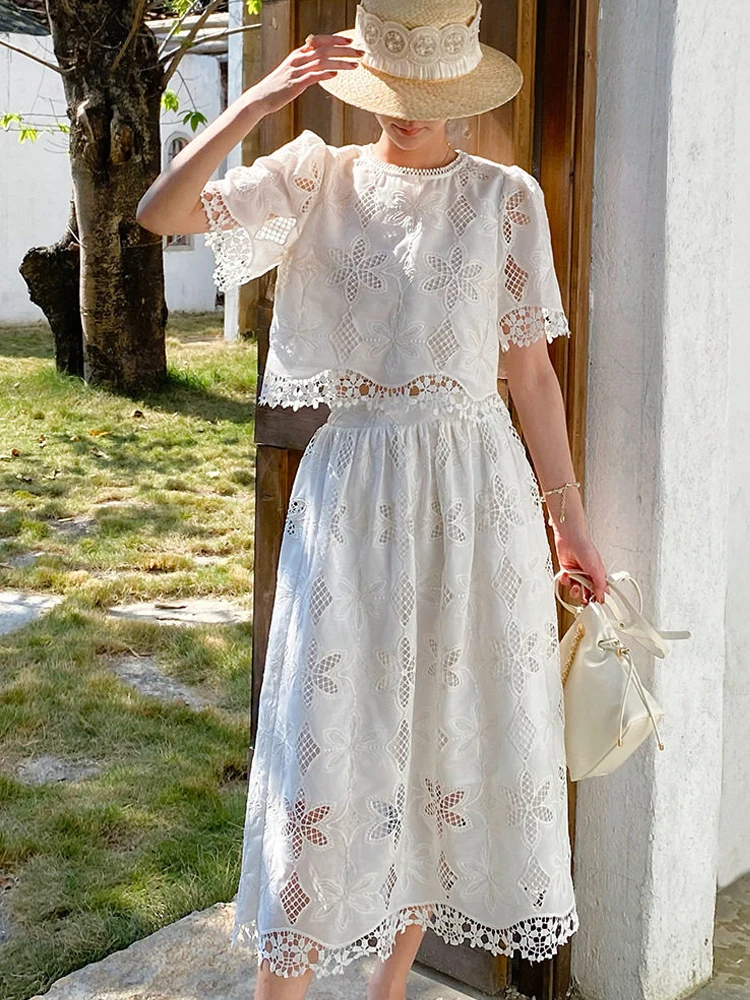 Completo da donna in pizzo a 2 - Midi Skirt Floral recensione e prezzo