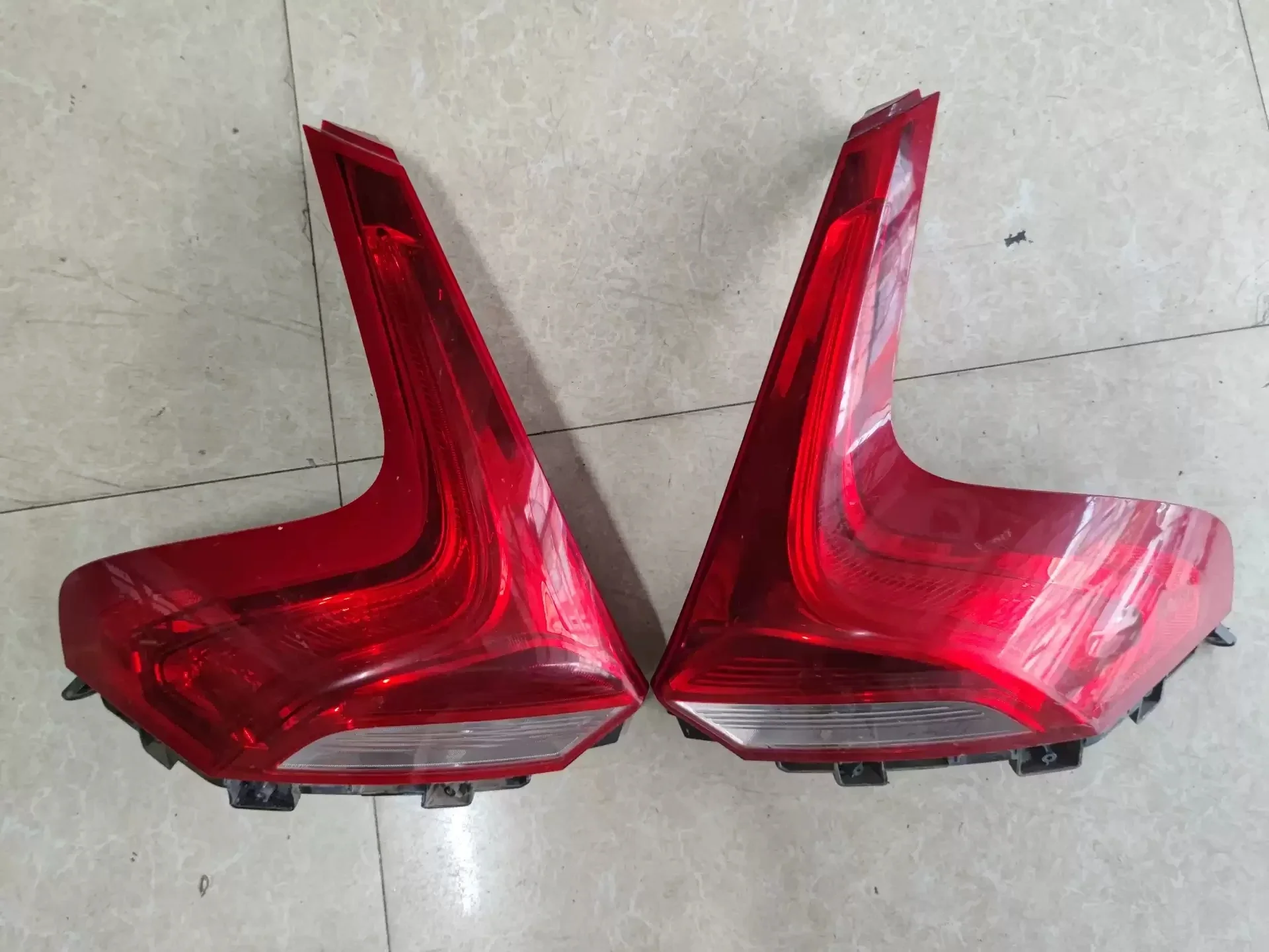 

Pair of Car led Tail Light Assembly For Volvo V40 brake lamp reversing lights turn signal