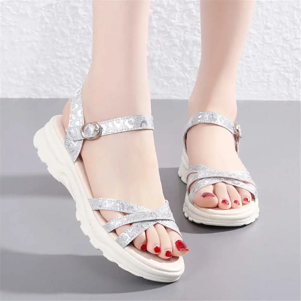 

Light 36-40 Womens White Sneakers Slippers Flip Flops Flip Flops Shoes Flat Sandals Ladies Sports Novelties Pas Cher