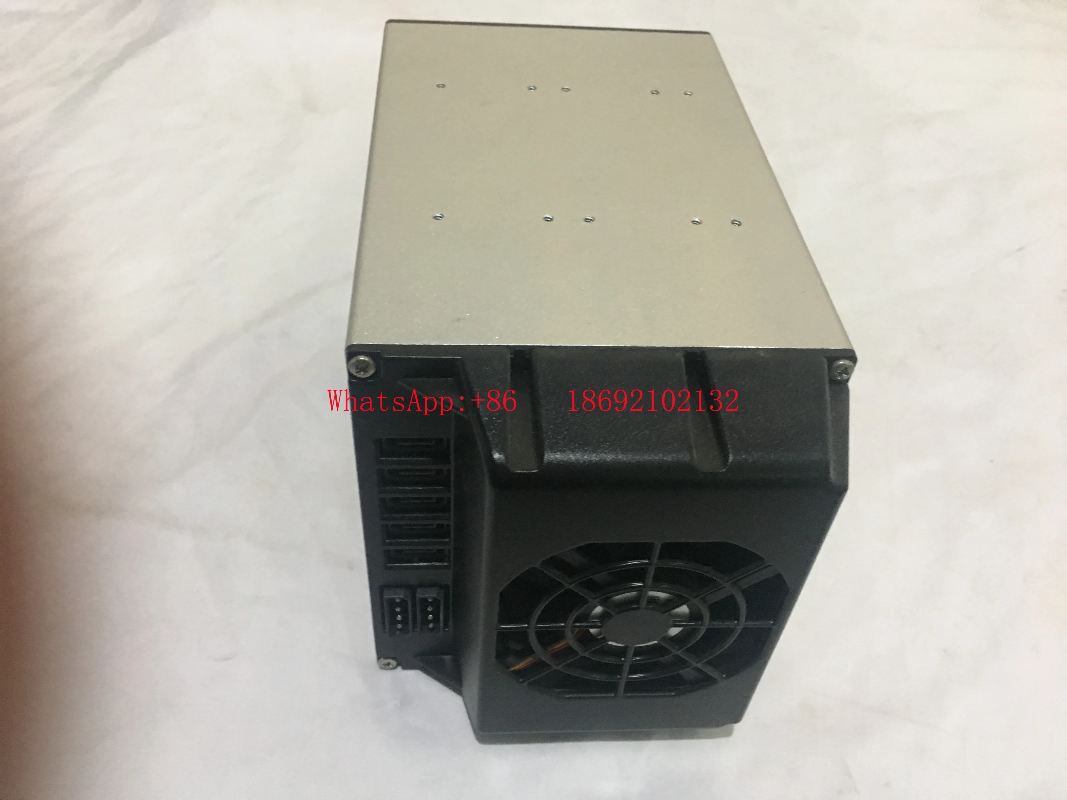 

Hot-swappable Hard Drive Cage with Backplate. Chassis 3 Optical Drive 5-bit 3.5 or 2.5 Inch Module