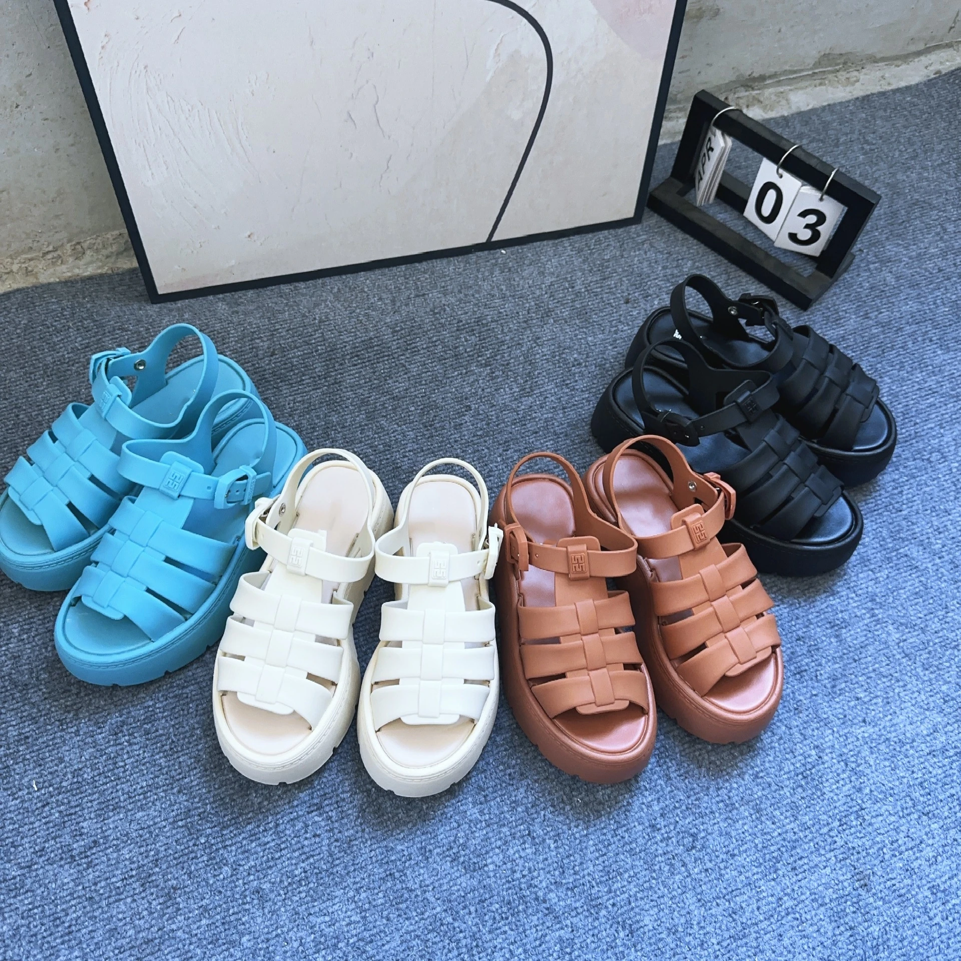 Sandalias de gelatina de verano para mujer, zapatos de playa con punta abierta y tacón grueso ligero para adultos, sandalias antideslizantes EVA de Color caramelo para mujer 35-40