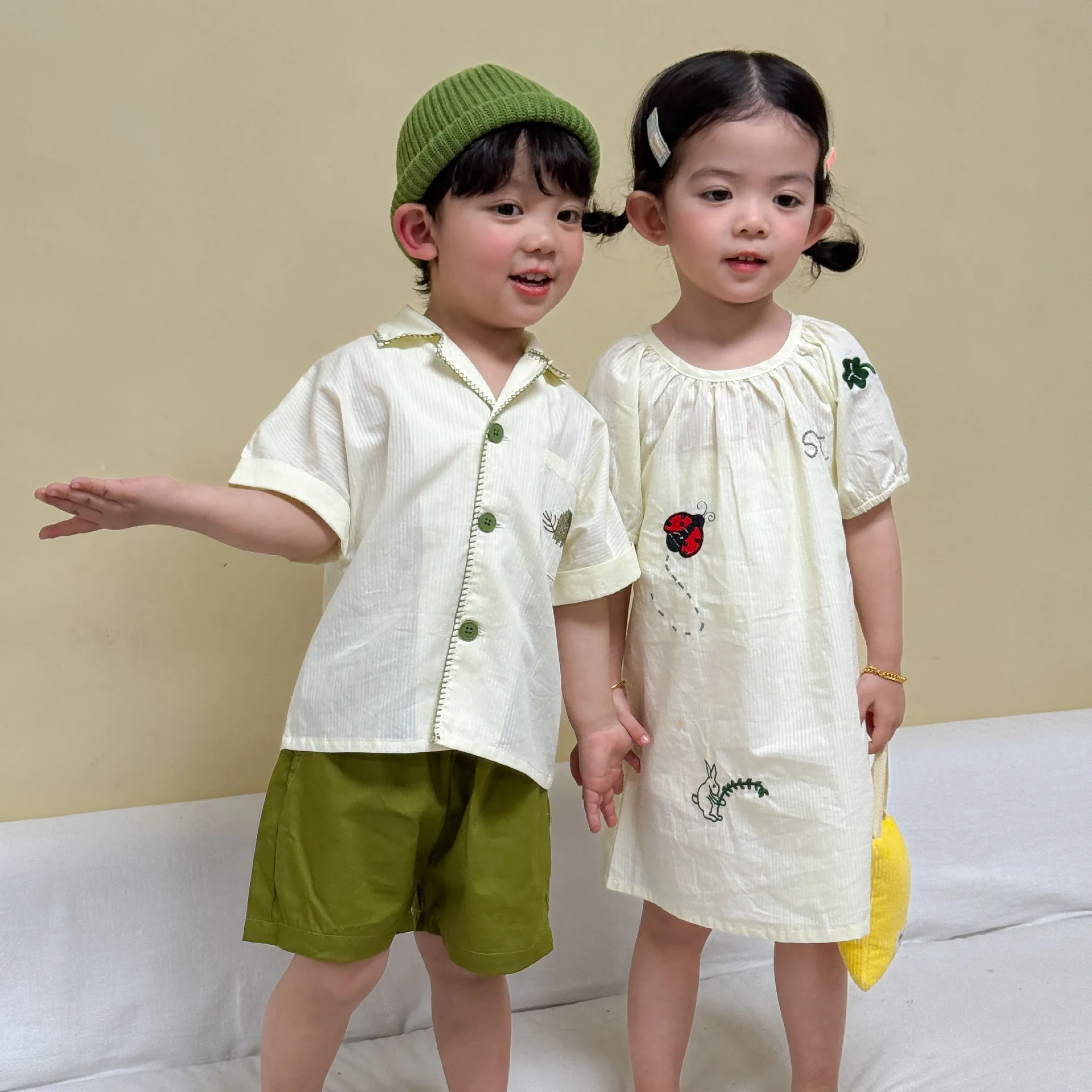 Set 2026 Spring Summer New Childrens Clothing Korean Boys and Girls Embroidery Cartoon Shirt Shorts Dress Brother and Sister