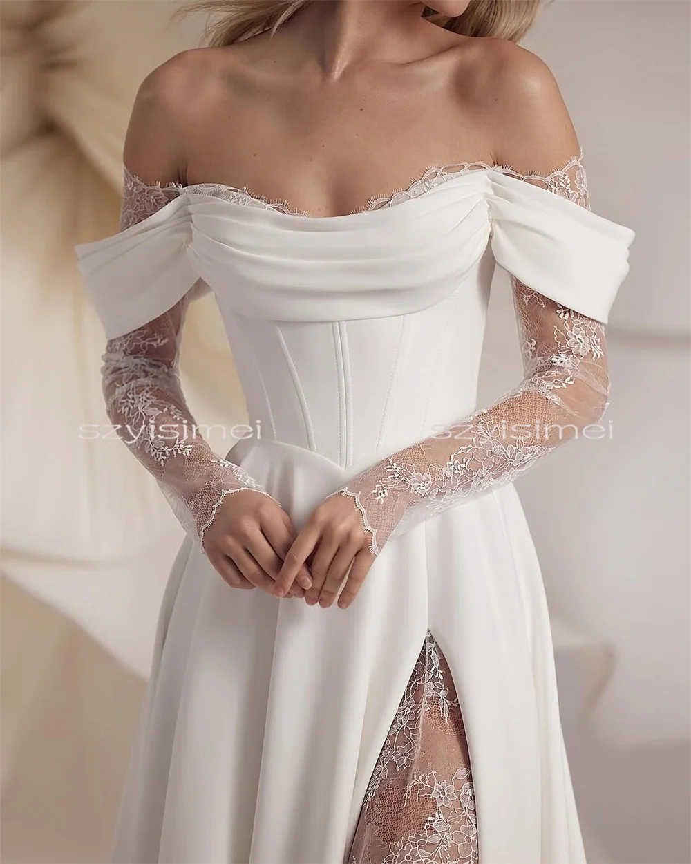 Elegante schulterfreie Brautkleider, A-Linie, hoher Schlitz mit Spitze, Brautkleid für die Hochzeit, Spitzenärmel, individuelle Brautkleider