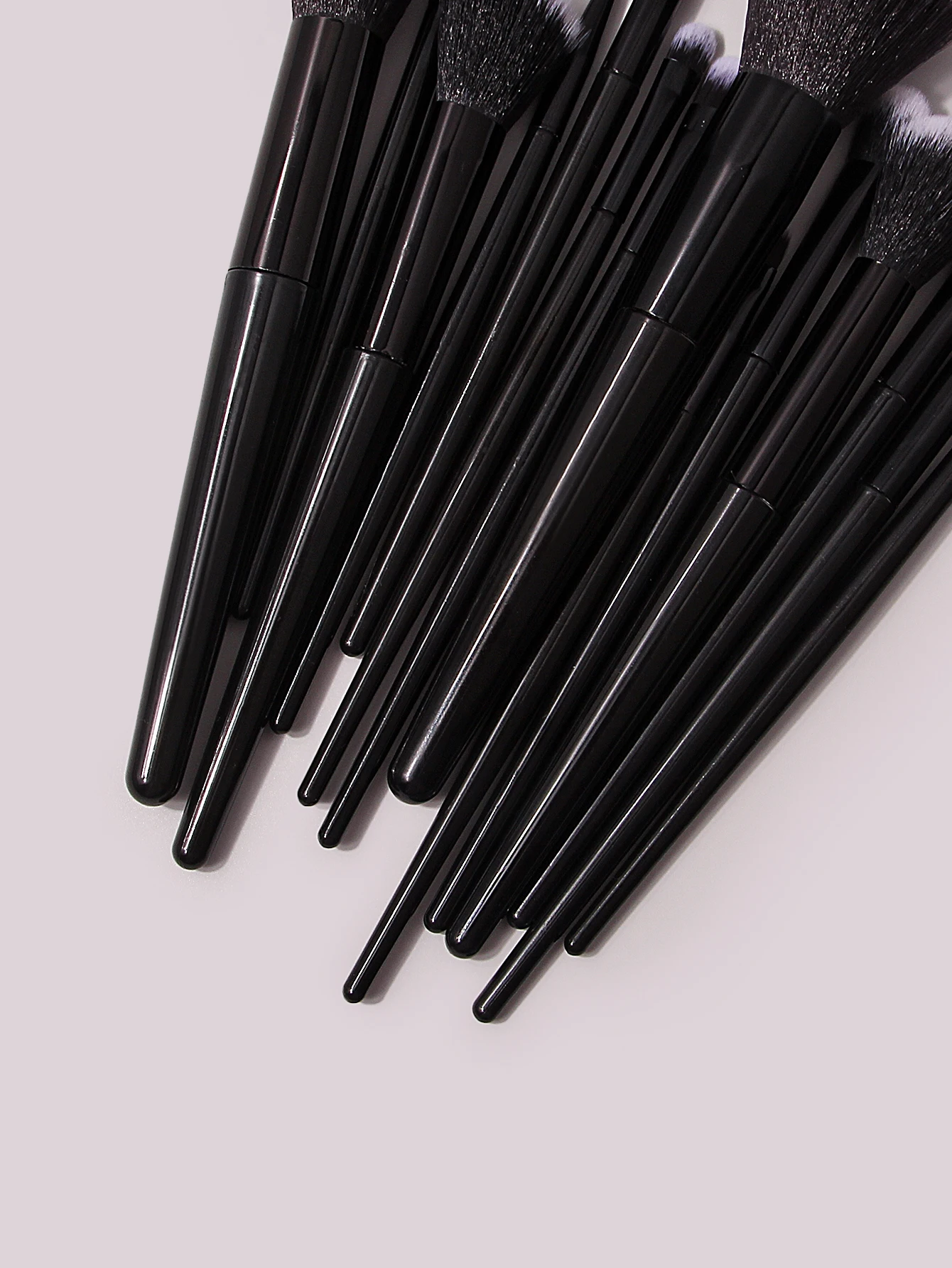 14PCS Professional makeup brush set: foundation brush,concealer brush,eyeshadow brush,blush brush,conture brush,mascara brush