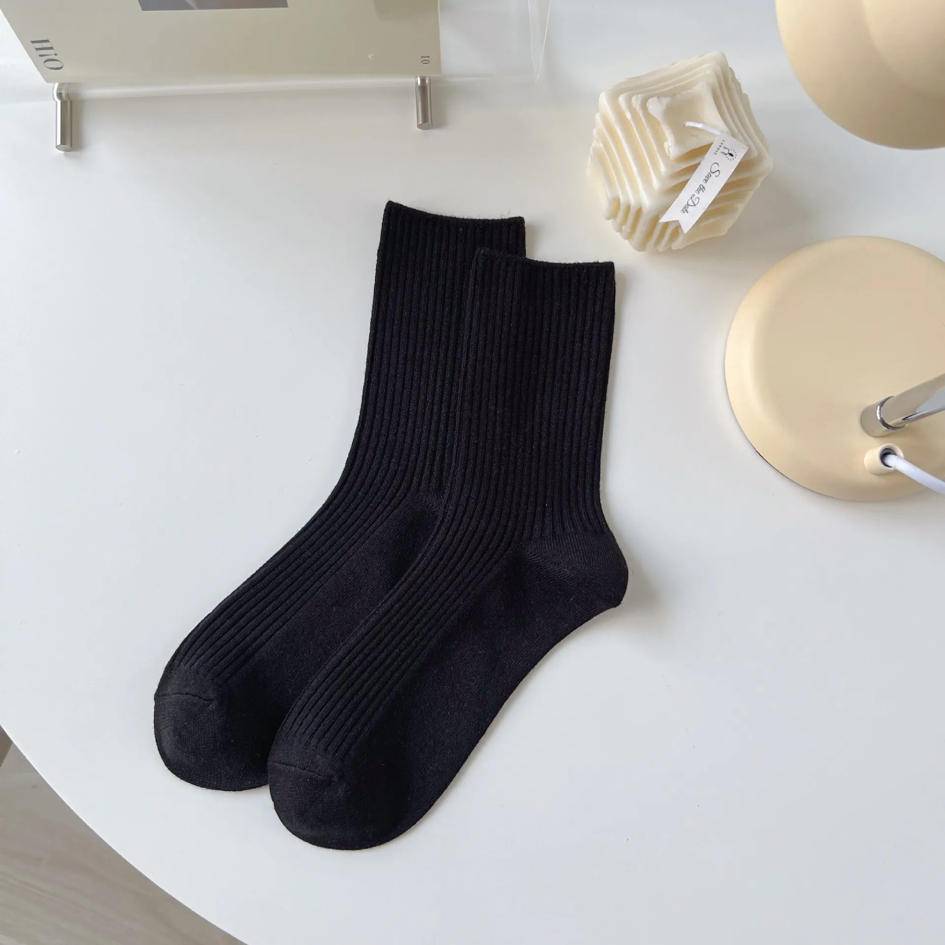 New Women's Retro High Appearance Level Solid Color Socks Spring and Autumn Warm Women's Mid-tube Casual Cotton Socks