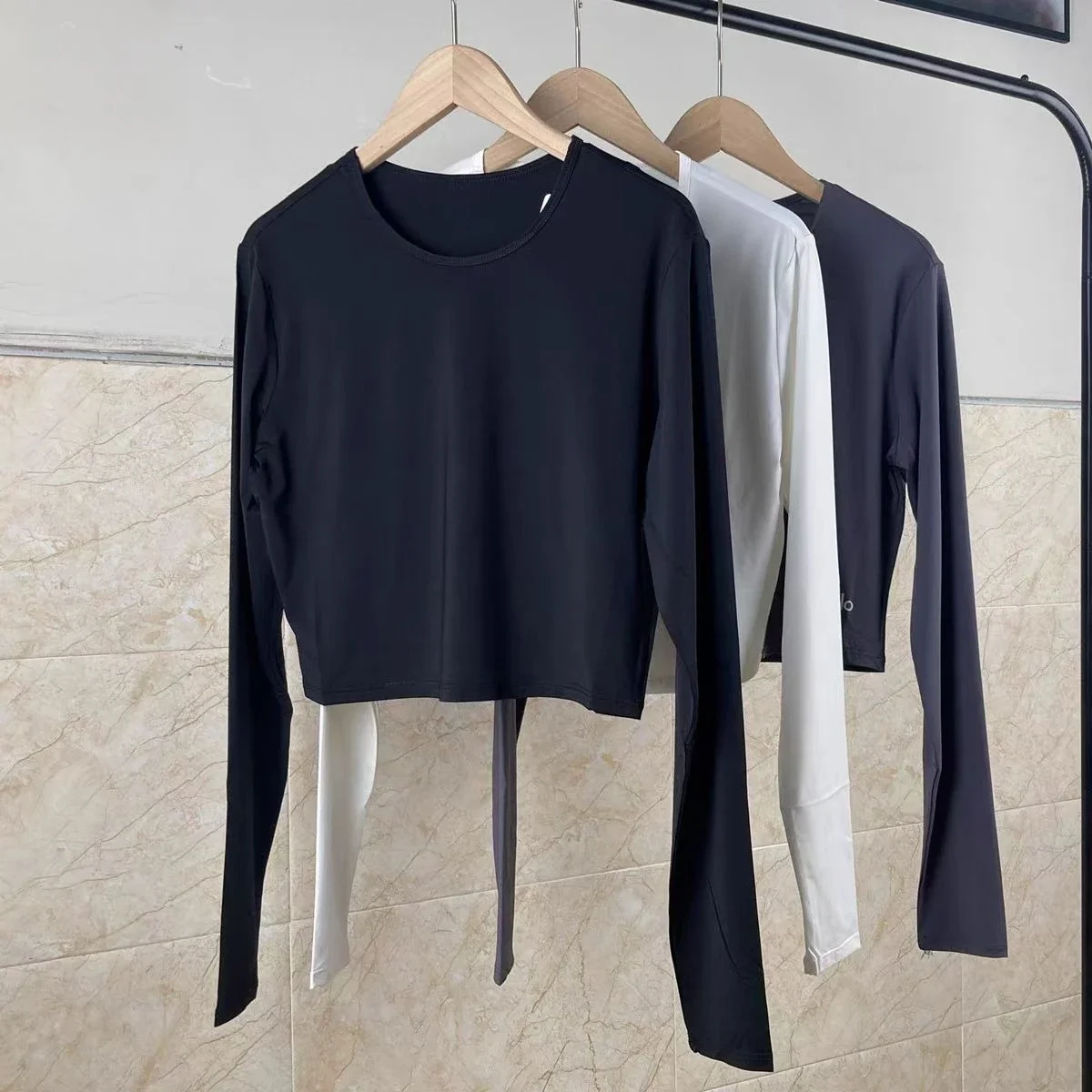 

Brand Women'sQuick Drying Long Sleeve Fitness Yoga Shirt Gym Clothes Short Sports Top Elastic Breathable Training Jogging Shirt