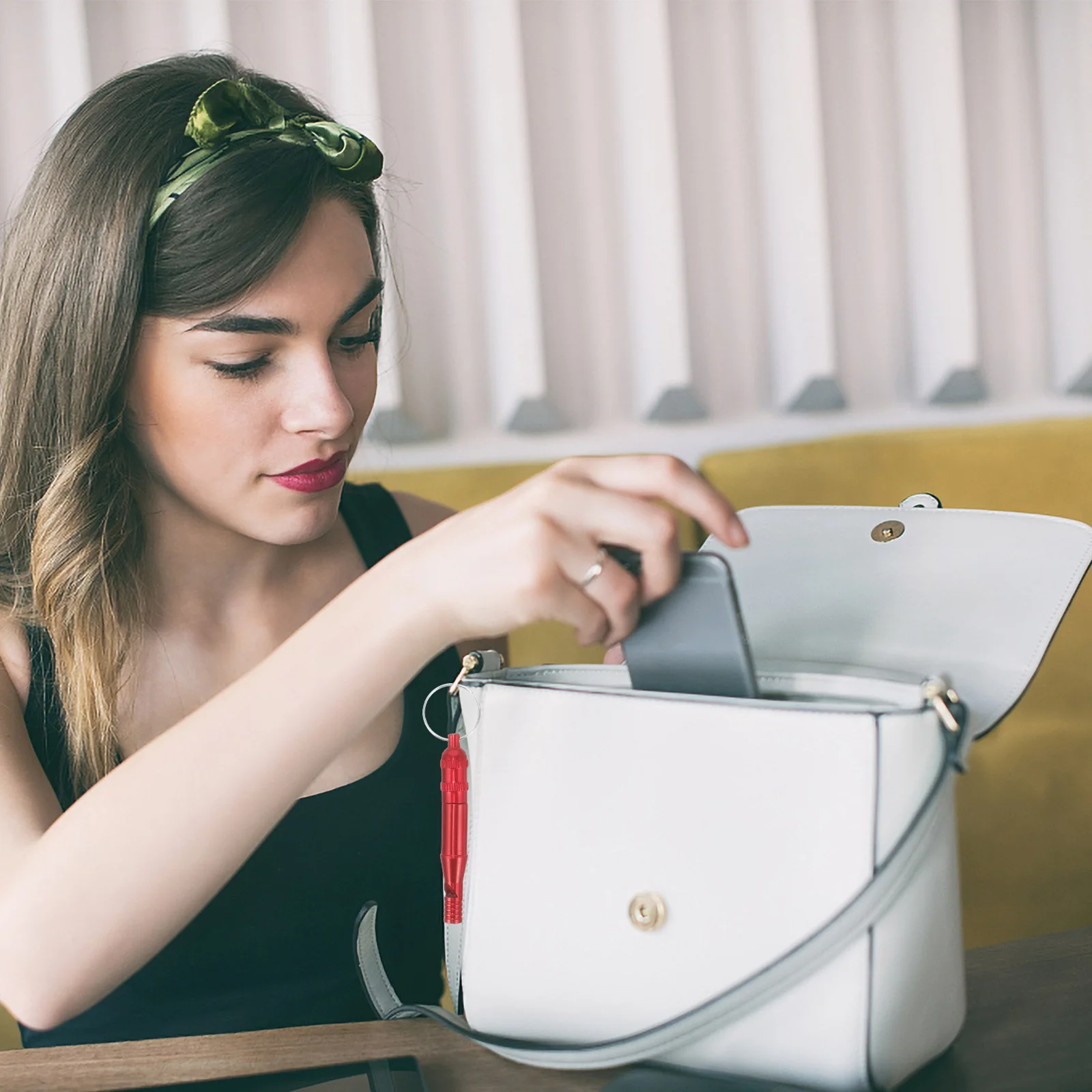 6Pcs Metall Notfall Überleben Pfeifen Kleine Laute Outdoor Sicherheit Pfeifen Tragbare Wandern Camping Schiedsrichter Lehrer Verwenden