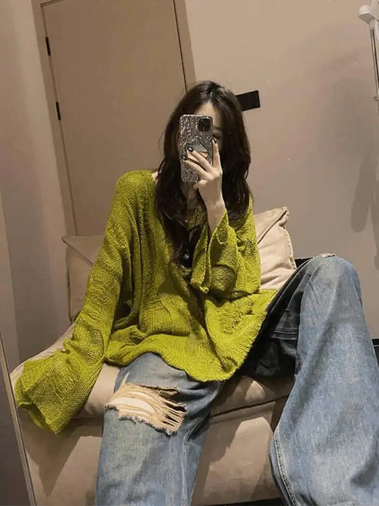 French Retro Green Hollow Knitted Top for Women 2025 Spring Autumn Thin Loose Niche Design Lazy Aesthetic
