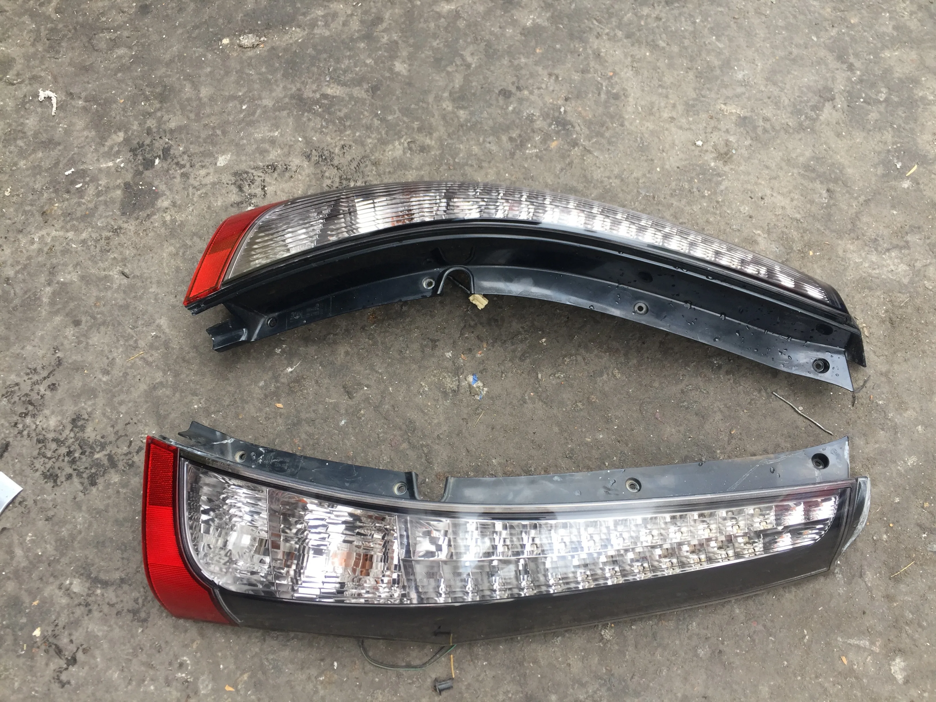 

Car LED Tail Light Rear light Taillight for Mitsubishi Grandis Brake Driving Reversing Lamp Turn Signal