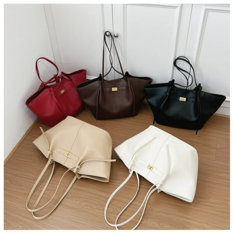 2026 New Bat-Shaped Women Handbag Lightweight Large Capacity European American Trendy Single Shoulder Crossbody Shoulder Purse