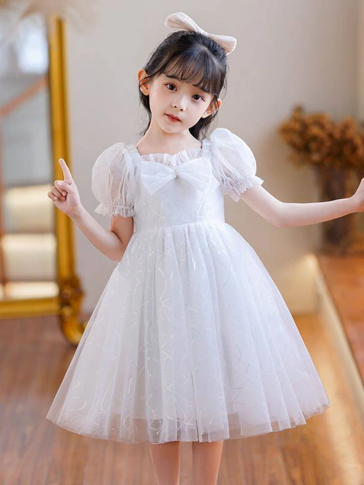 abito-estivo-per-bambine-stile-principessa-maniche-corte-a-palloncino-ricamo-e-nodo-outfit-per-spettacoli-dettagli-in-paillettes-bianche