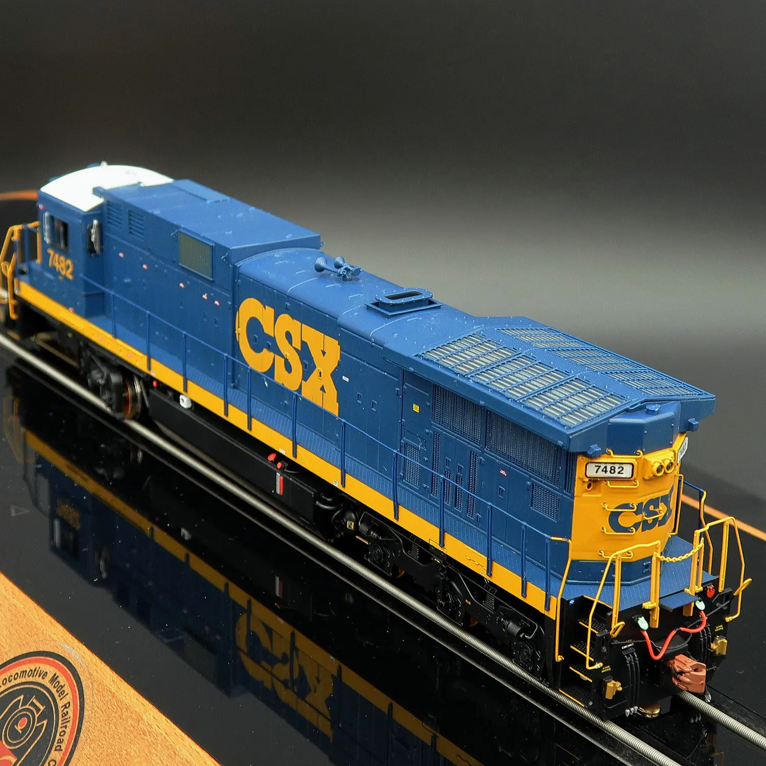 SCALETRAINS Train Model HO Type 1/87 ESU Digital Sound Effect/analog Selection C39-8 Diesel Locomotive CSX 7482 Painting Train