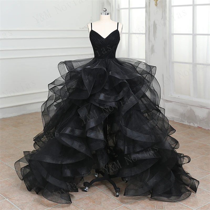 Custom Black Quinceanera Dresses Ruffles V Neck Spaghetti Straps Sweet 15 Girls Short Front Long Train Vestidos De Quinseanera