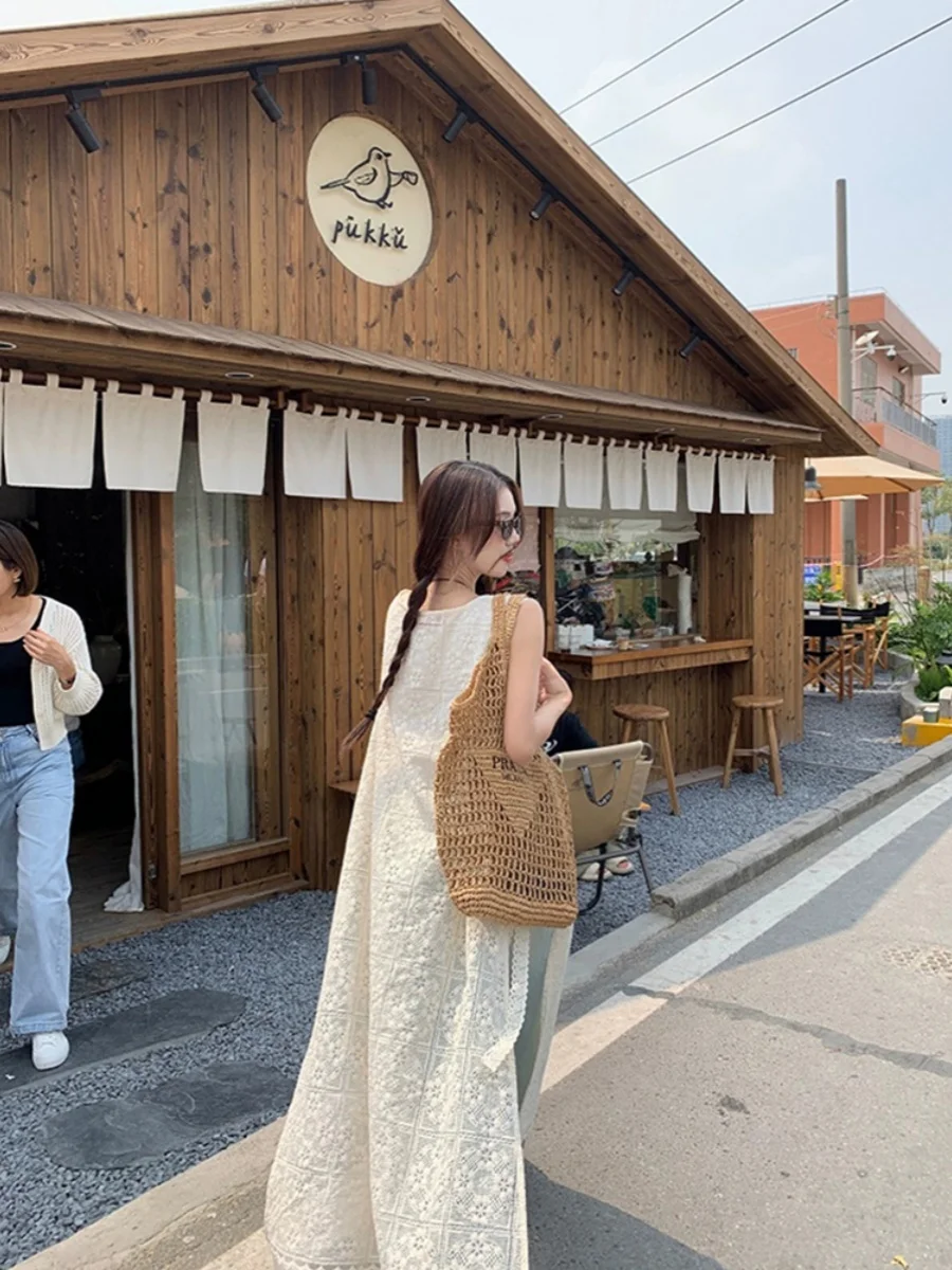 Vestido F de Verão 2024 Novo Estilo com Detalhes Vazados, Alças, Laço Borboleta, Sem Mangas, Saia Csete, Camada de ...