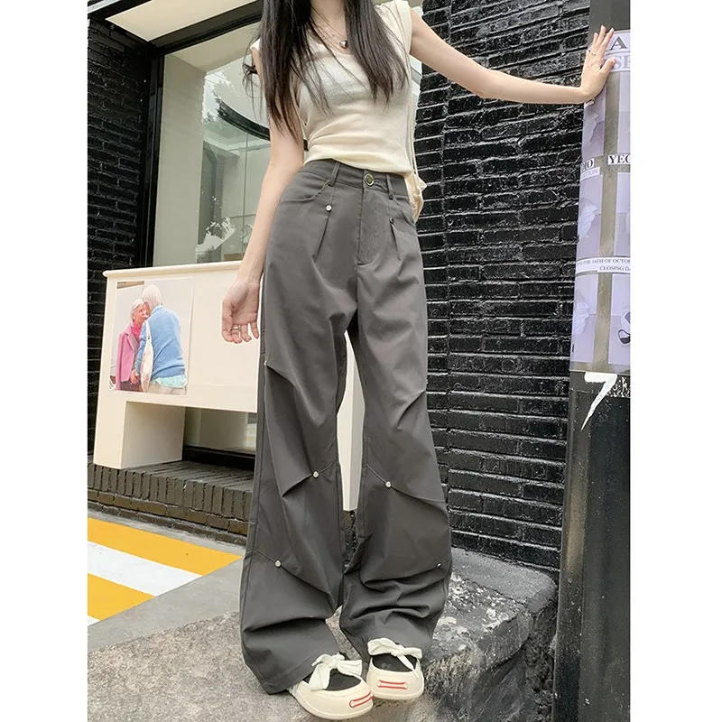 

2024 New Arrival Spring Summer Women Rivet Pleated Design Full Length Pants Casual Loose Button Fly Waist Straight Pants V982