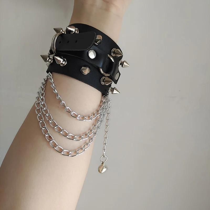 Rivets Bracelet Hot Punk Harajuku little bell wristband black PU Leather bar Goth can be adjusted Jewelry