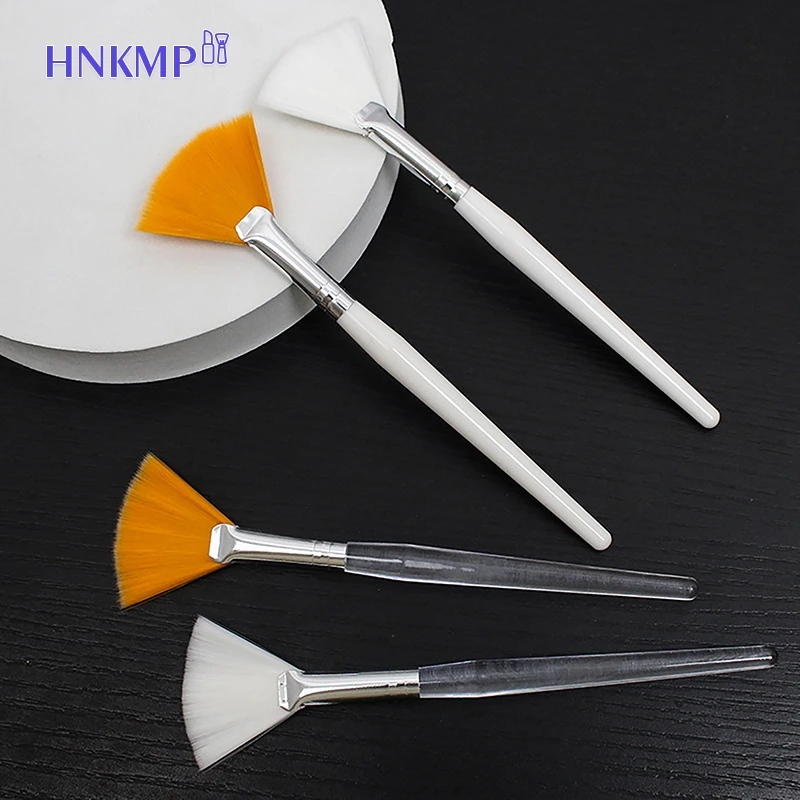 1Pcs Practical Facial Brushes Fan Makeup Brushes Soft Portable Mask Brushes Cosmetic Tools For Women Ladies Girls