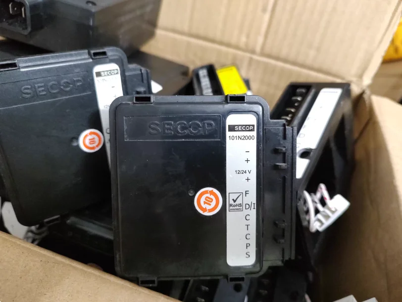 1-個-secop-101n2000-101n2730-101n2040-101n2002-101n2050-101n2530-101n2500-101n2050-101n2530-可変周波数ドライブ用