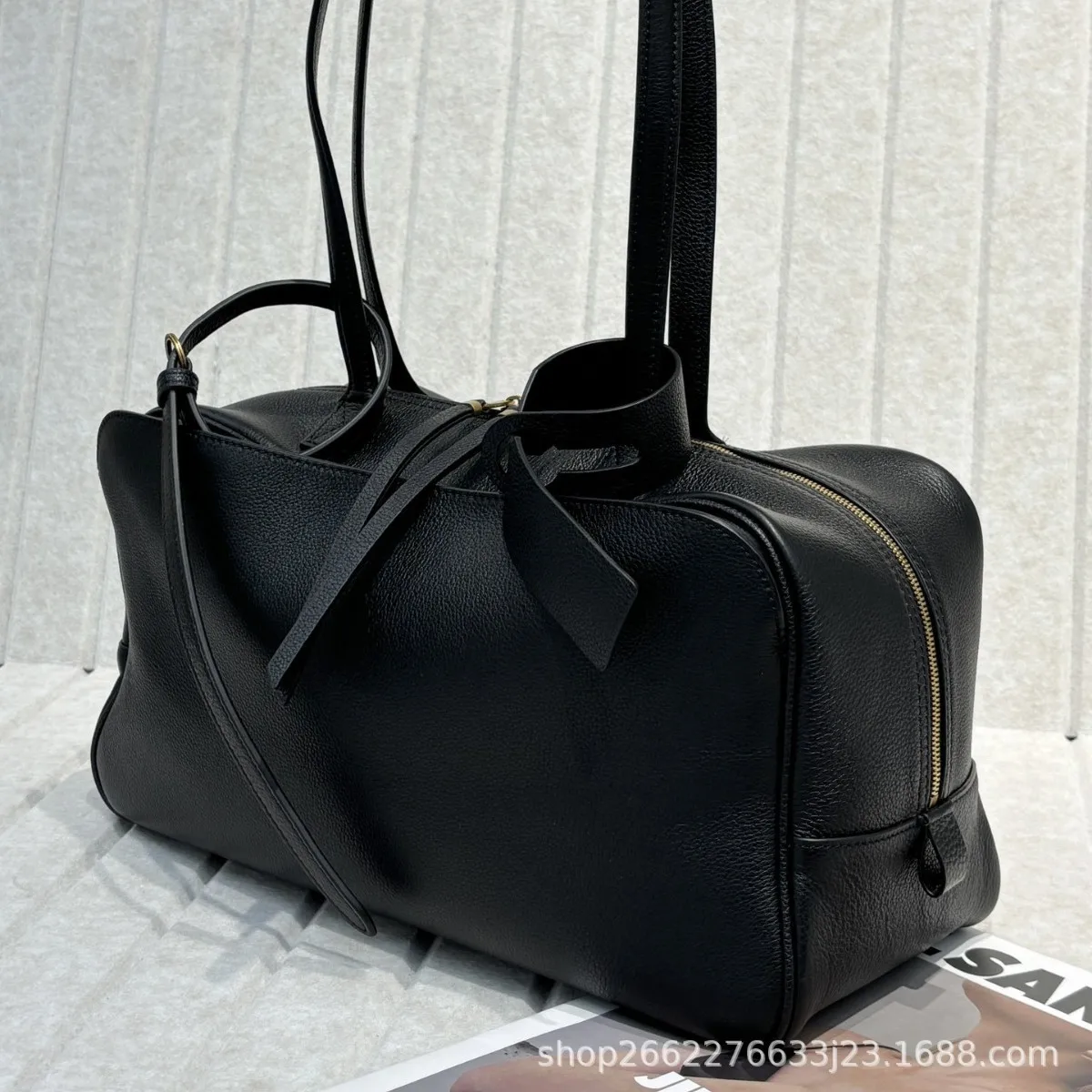 

2025 New Large-capacity Bowling Bag, Relaxed and Casual, Simple First-layer Cowhide Single Shoulder Underarm Women's Bag