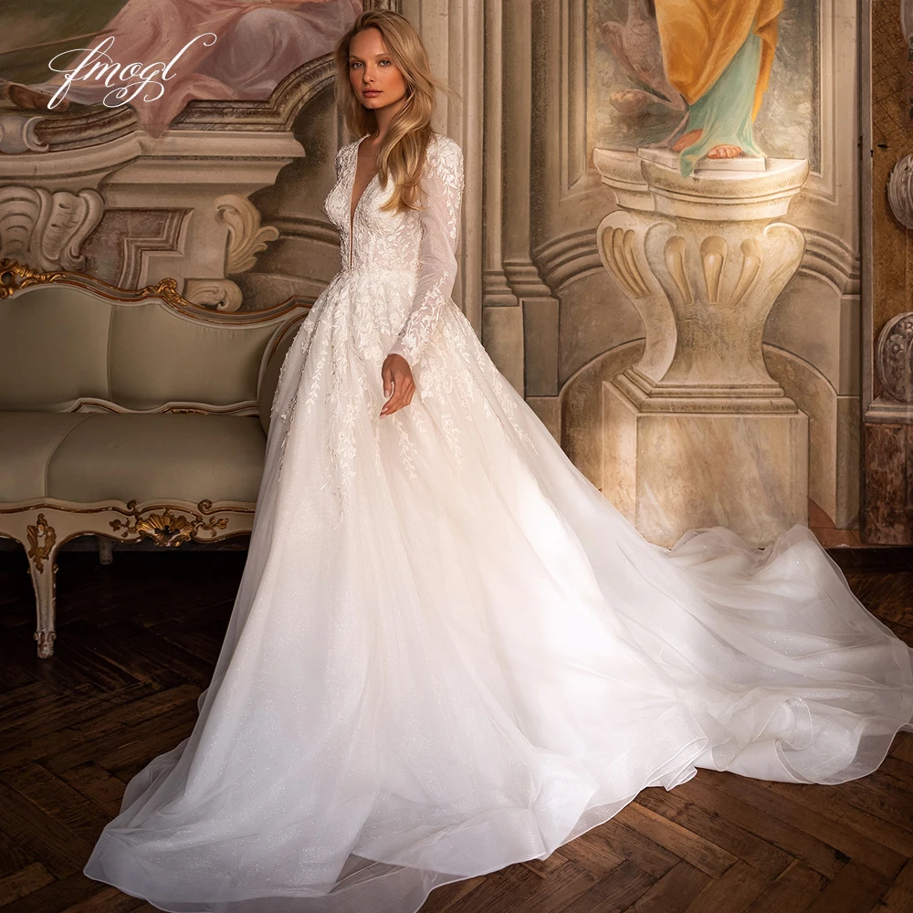 

Fmogl Sexy Backless Long Sleeve Lace Vintage Wedding Dresses Luxury Deep V Neck Appliques Beaded Court Train A Line Bridal Gown