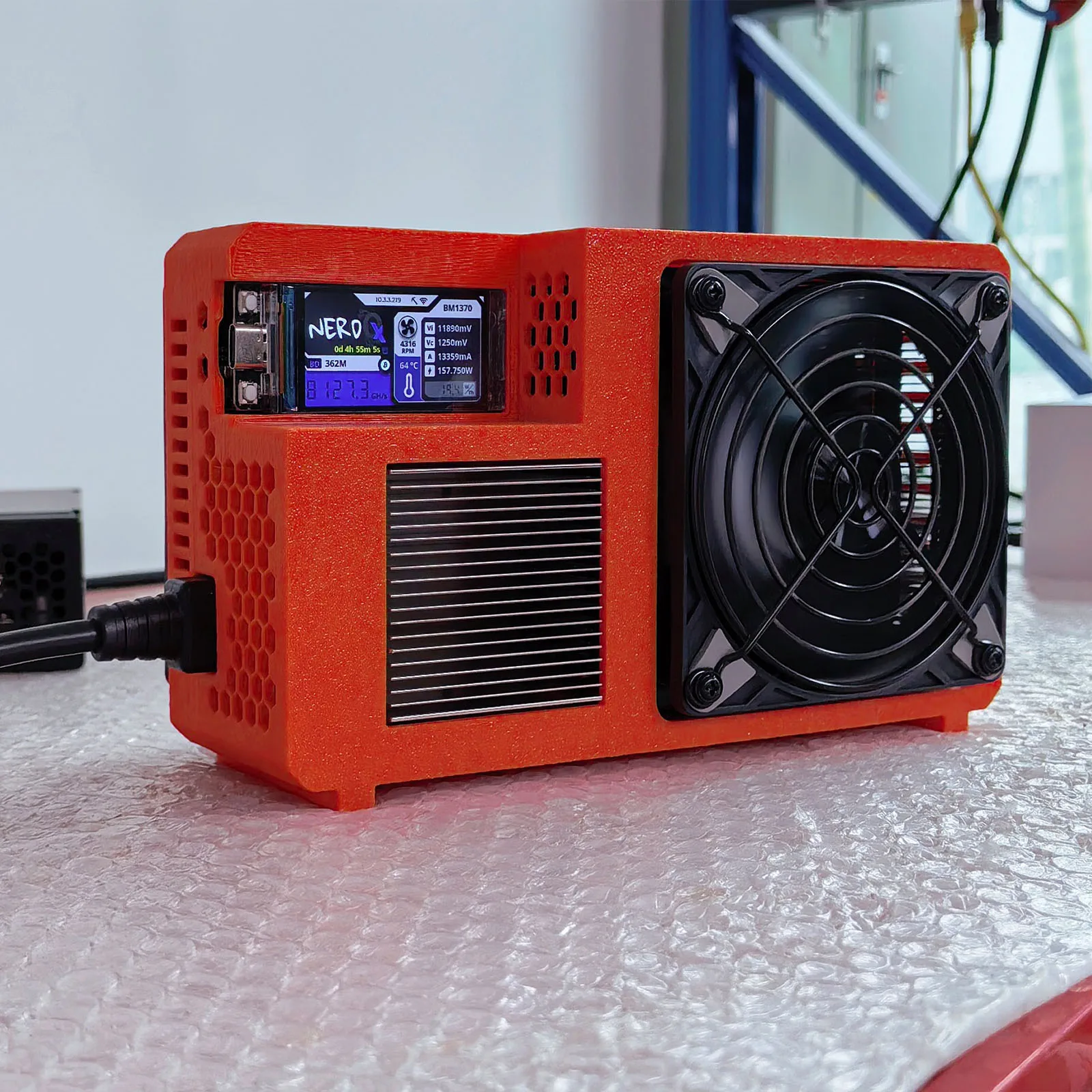 Desktop Bitcoin Miner 8TH/s SHA-256 ASIC Open Source Lottery Mining Machine for Personal Cryptocurrency Collection