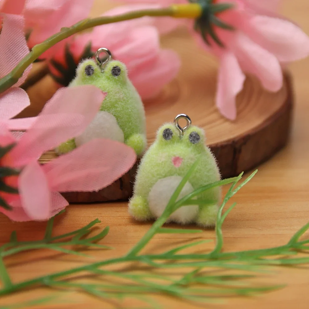 20Pcs 3D Cute Cartoon Flocking Frog Charms Mini Plush Animal Frog Resin Pendant For Bag Keychain Earring DIY Crafts Jewelry Make