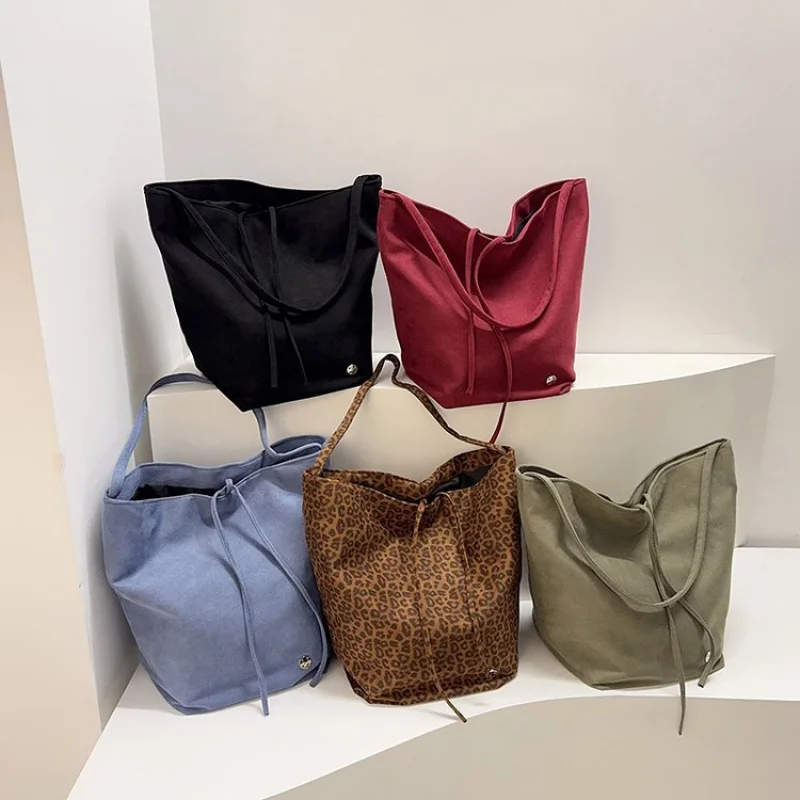 حقيبة ماسنجر نسائية رشيقة مع جلد ساتان كلاسيكي باراغواي أنيق وخفيف الوزن بتصميم يومي للركاب #6