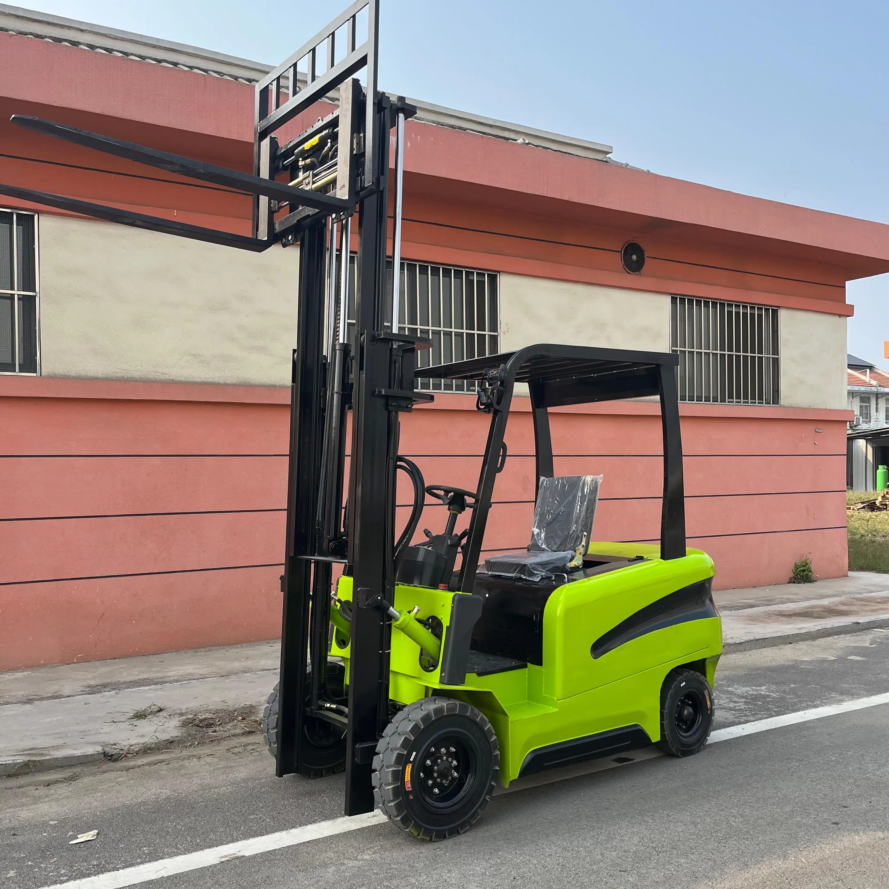 China hot new energy electric forklift small 1.5 tons 2 tons  hydraulic fully electric forklift for sale