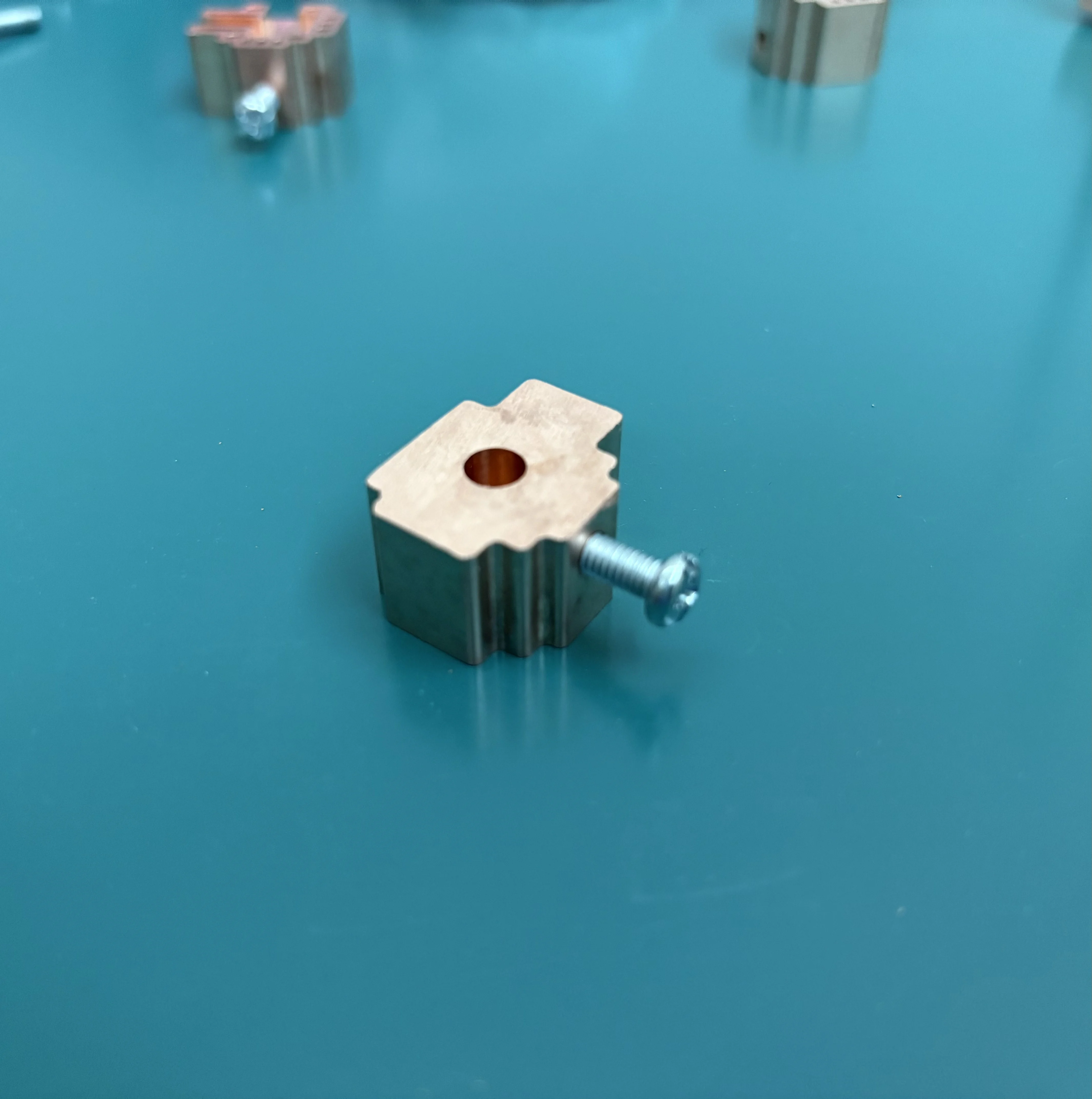 Handheld heating core for use with PS5, PS4, Xbox, and Switch Pro decompression tools