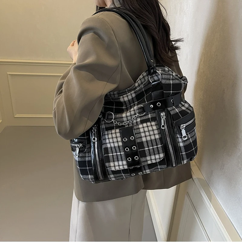 SHELKSBAG الشرير منقوشة حقيبة كتف صعود القوطية البديل تكبيل مقبض علوي حمل المرأة 2025 العصرية الجديدة في حقائب كروسبودي