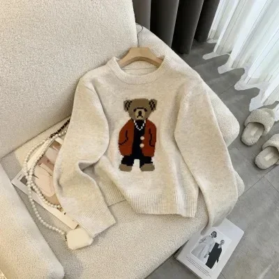 Elegant Bear Embroidery Round Neck Pullover Sweater Women's New 2024 Autumn/Winter Petite Knitted Top Versatile Slimming Women's