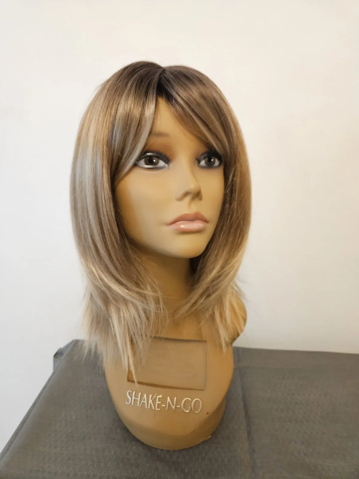 

NEW BEAUTIFUL OMBRE BLONDE STRAIGHT HAIR BANGS WIG HIGHLIGHTS LAYERED