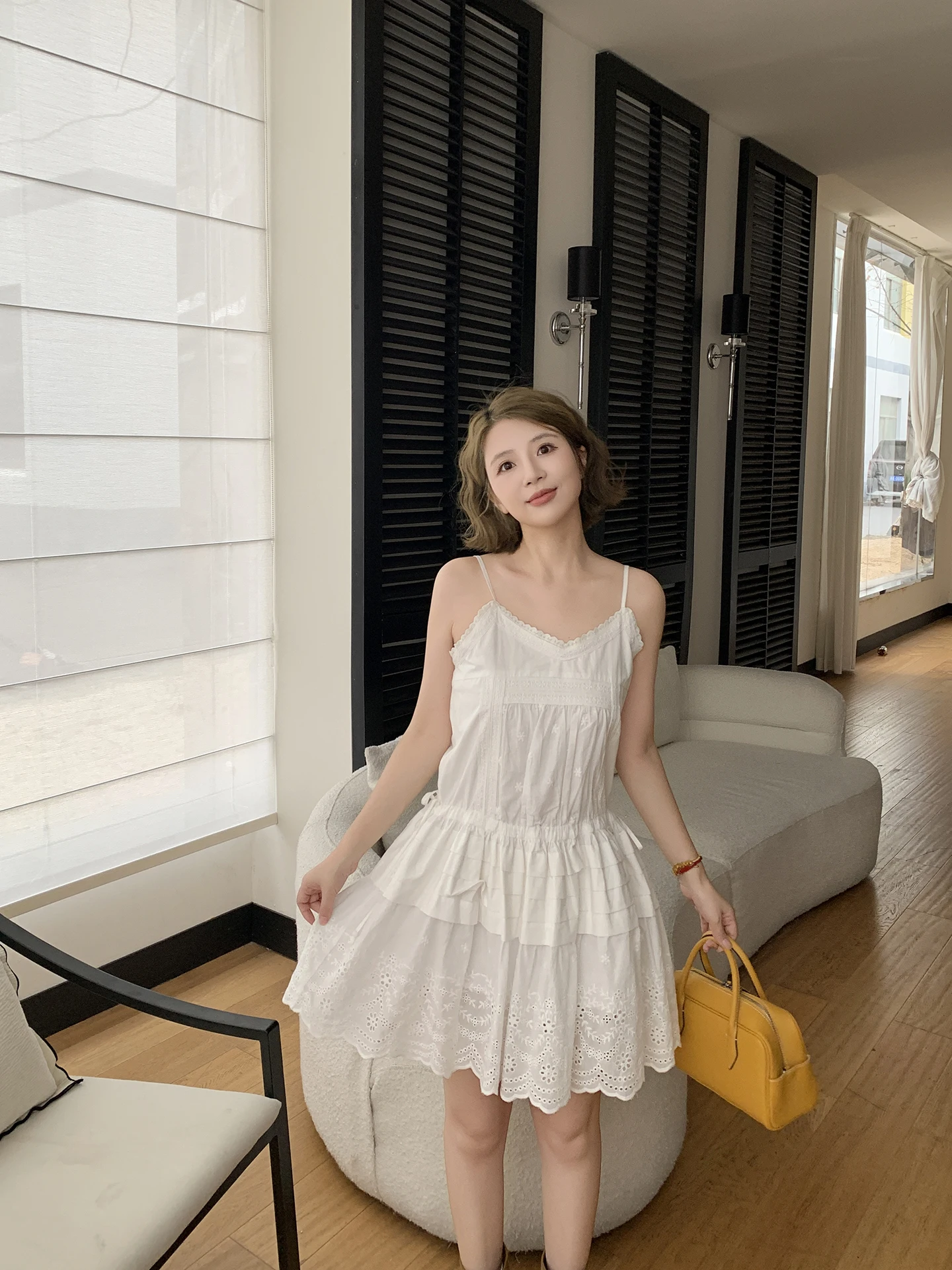

Xuan Xuan Sweet Lace Strap Dress Women's White Cake Skirt Small Size Ageless Short Skirt Elegant Style V-neck Sleeveless Dress