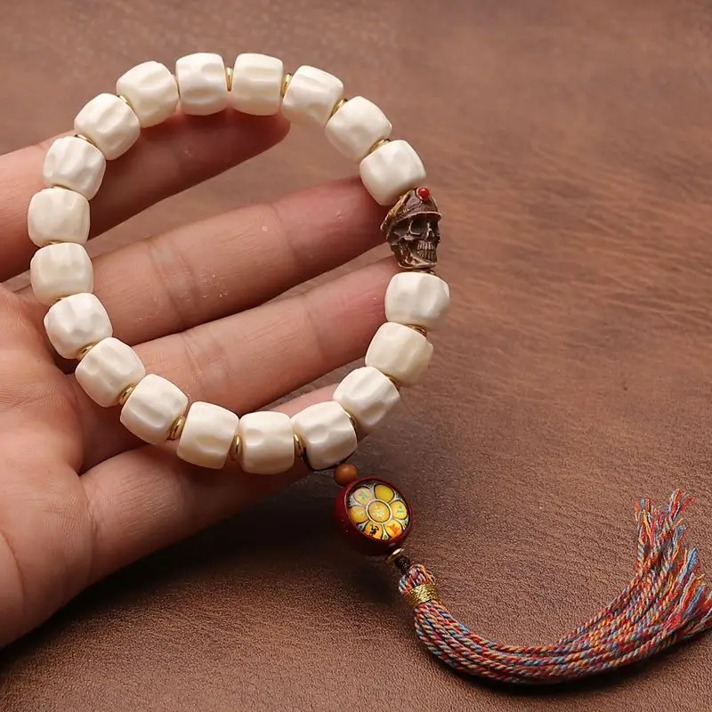 

Natural Old Antlers Fret Beads Skull Root Bracelet Carved Walnut the Eighteen Disciples of the Buddha Prayer Beads Jewelry