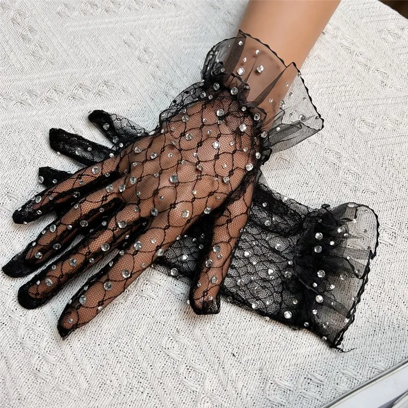 Women's Elegant Fashion Spring Summer Dimonds Short Mesh Glove Female Driving Photograph Performance Party Glove R2317