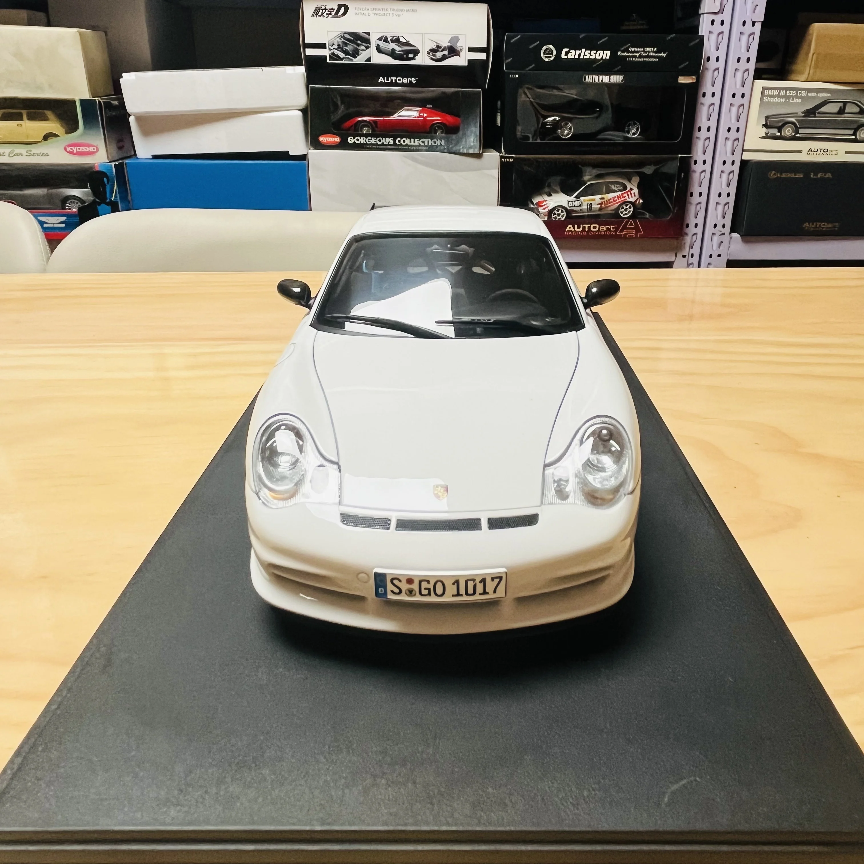 โมเดลรถจำลอง Autoart 1:18 996 GT3RS สีขาวน้ำเงิน รุ่นลิมิเต็ดอิดิชั่น โครงสร้างโลหะผสมแบบเปิดได้ทุกส่วน ของเล่นสะสม ของขวัญ