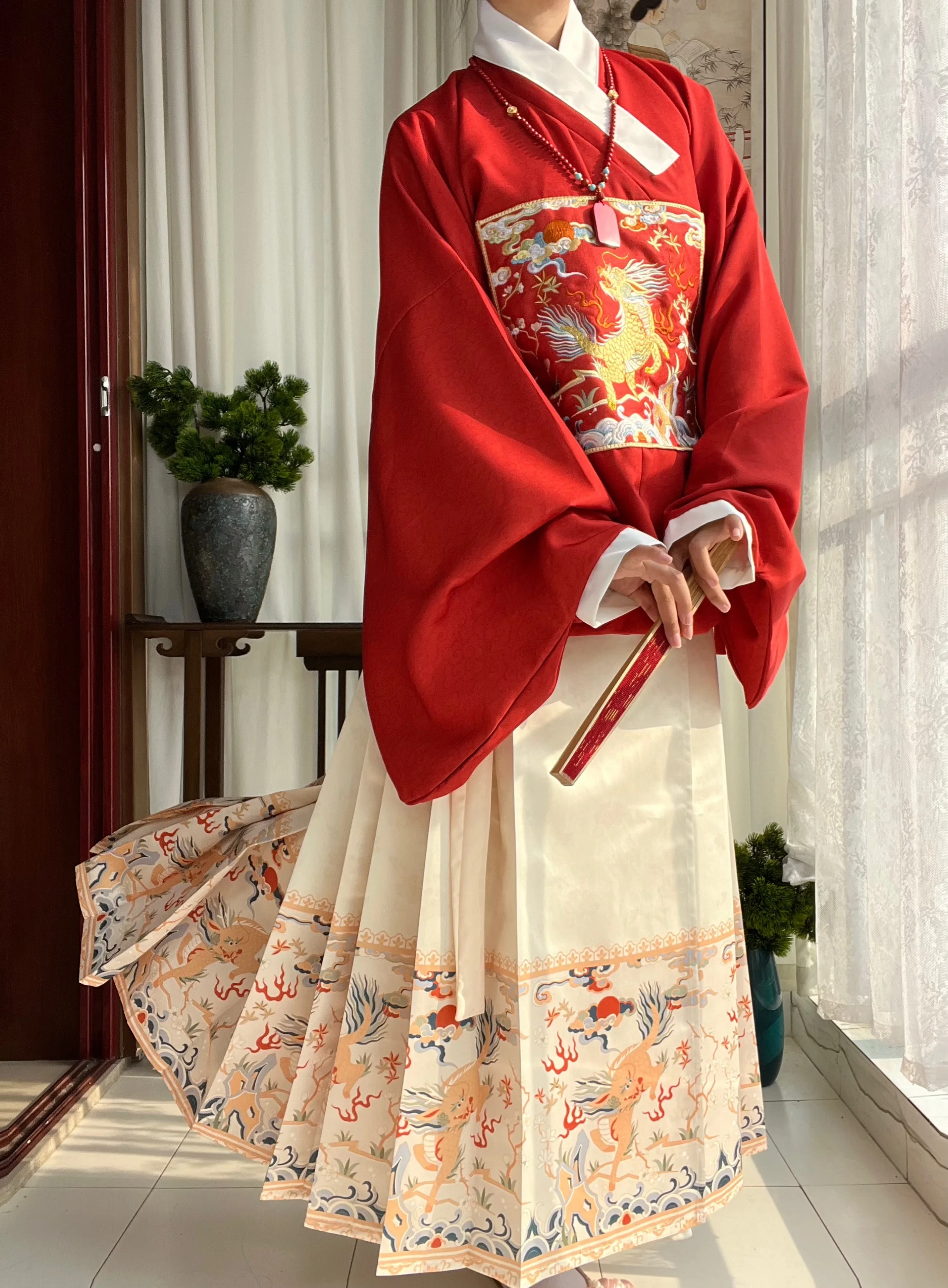 Hanfu-falda de cuello redondo para mujer, falda de manga Pipa de la Dynasty Ming Mian 2023, año Lunar chino del conejo