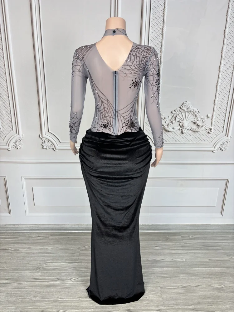 Vestido maxi feminino preto com strass – cintura de malha transparente brilhante, design com fenda alta e detalhes pendurados, perfeito para festa