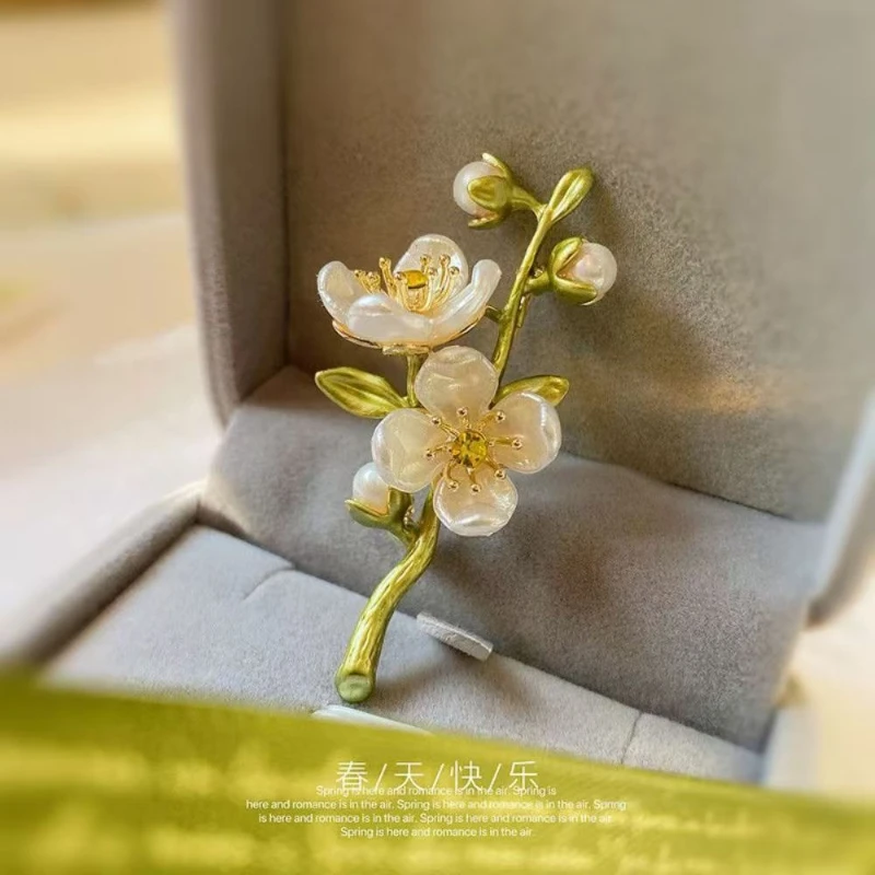 Broche de jazmín verde elegante para mujer, con flor de cristal, para ropa, trajes, vestidos, pañuelos, hebilla, clip, joyería de moda, regalo