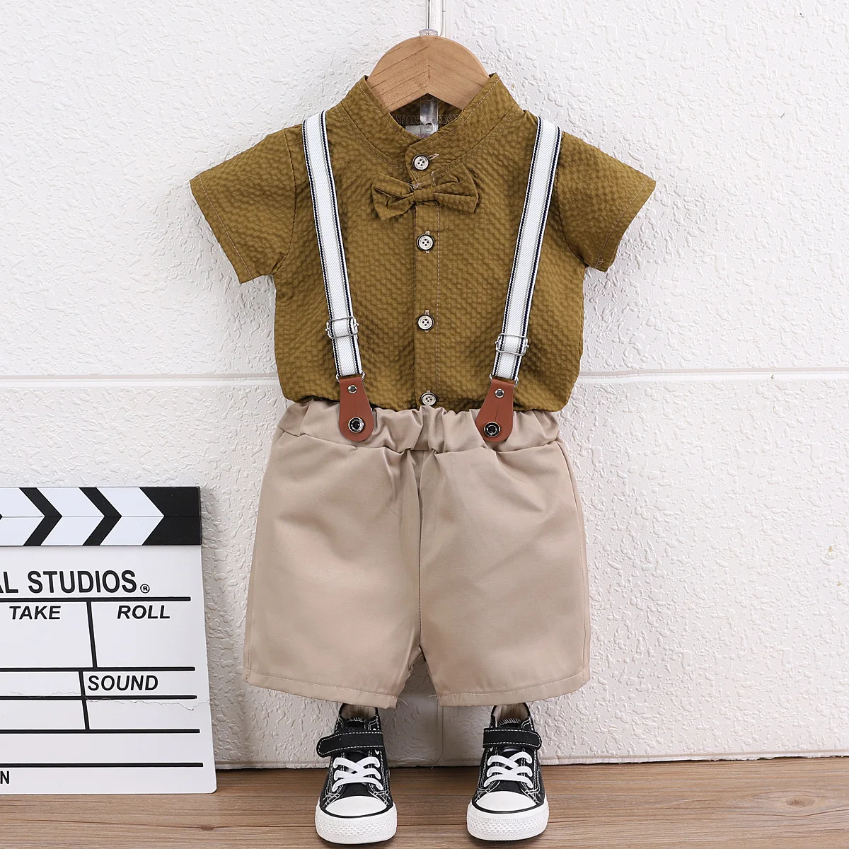 New Summer Fashion Handsome Short Sleeve Set for Boy Internet Celebrity Street Explosion Embossed Bow Tie Shirt+Strap Short 2pcs