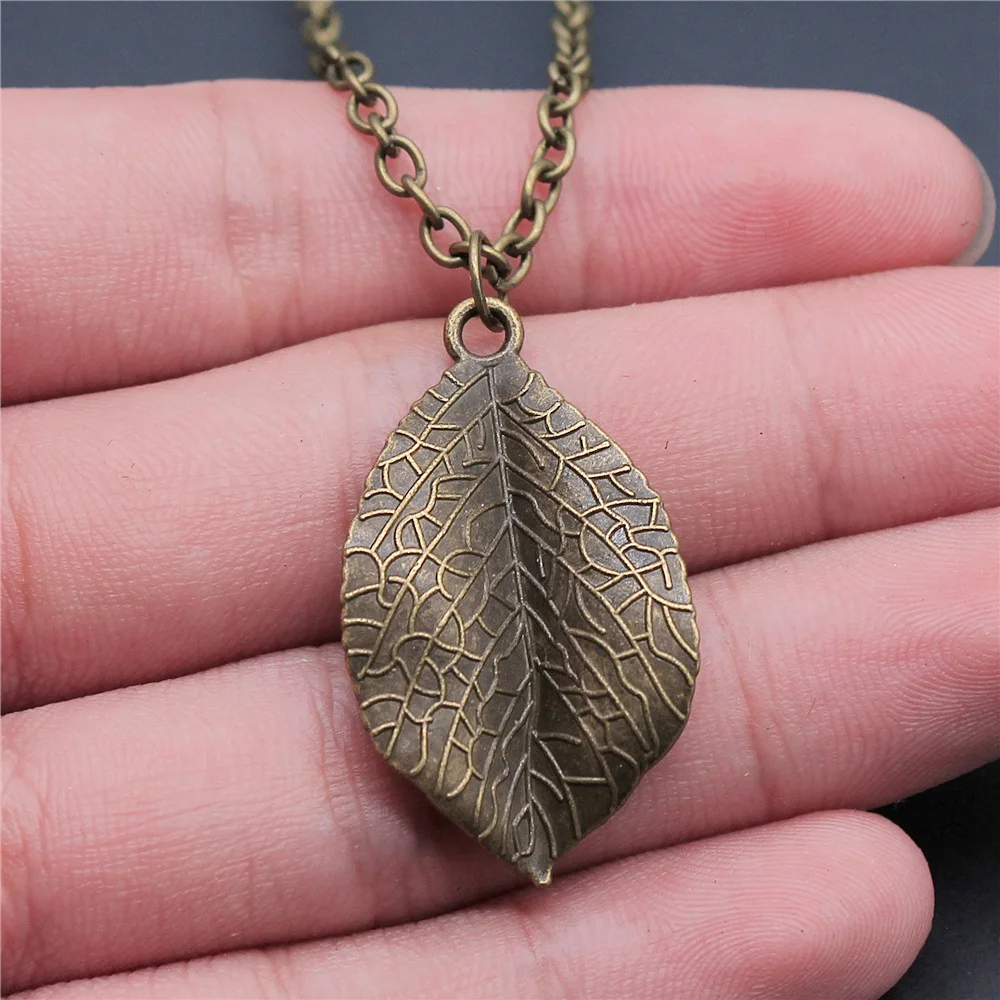 Fashion Vintage Antique Bronze Color 35x20mm Leaf Pendant Necklace For Women Men Long Chain Trendy Jewelry Accessories