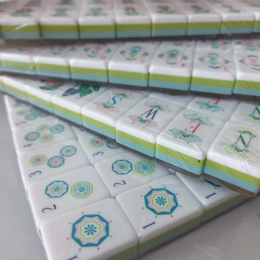 

Portable 160 Mahjong Tiles 4-Layer Acrylic American Mahjong Set with Bamboo Pattern Mah Jongg for Party Home Entertainment Gifts