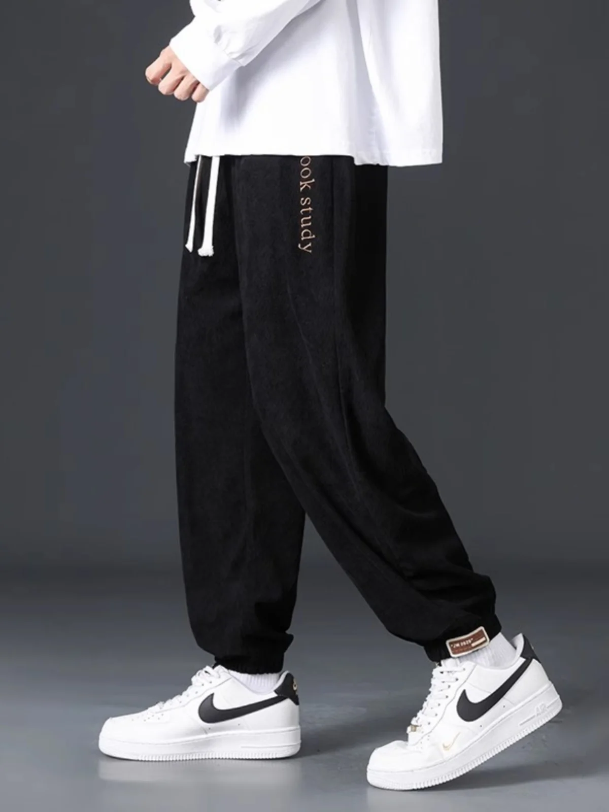 

Вельветовые брюки, мужские спортивные штаны свободного кроя, модные универсальные зимние повседневные длинные прямые брюки для мальчиков, удобная повседневная одежда