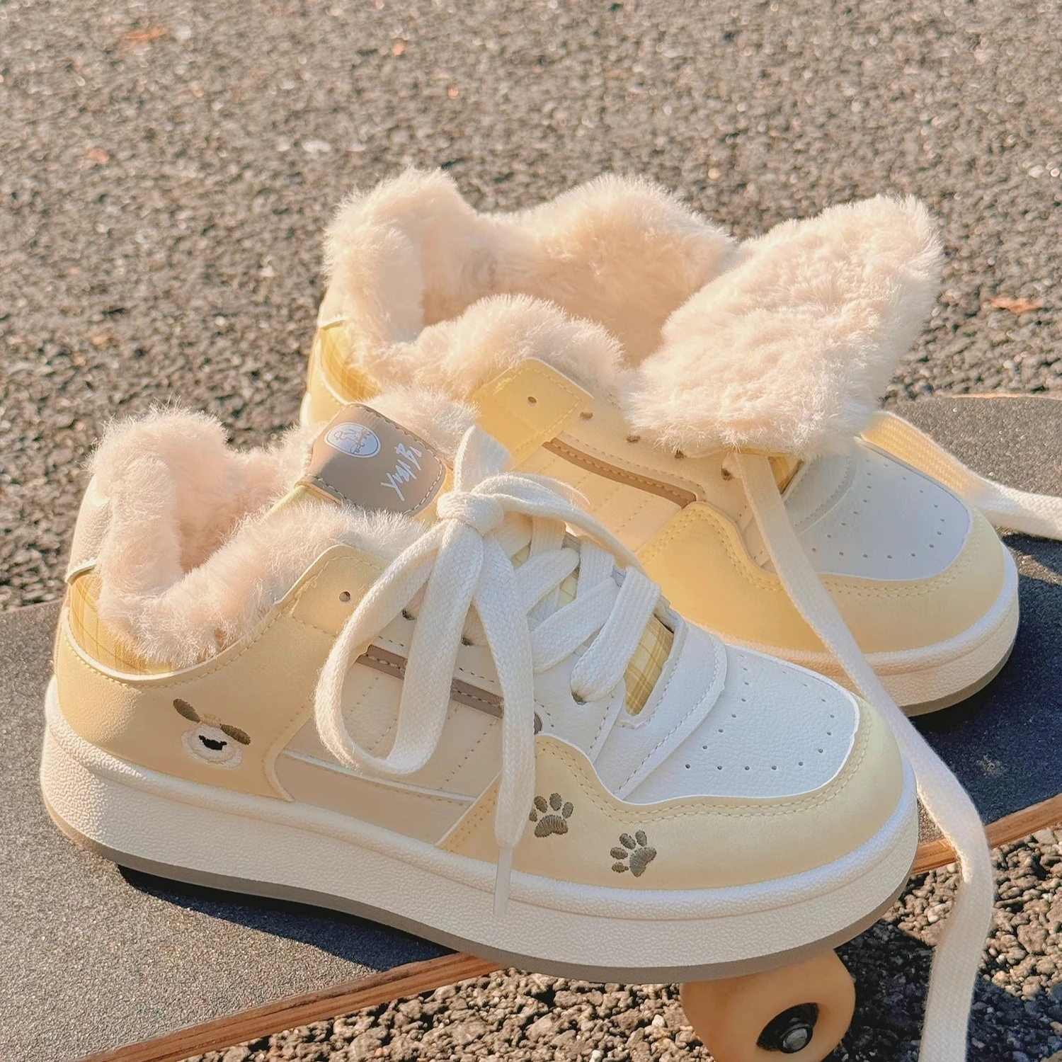 

Women Casual Flat Sports Shoes Platform Plush Sneakers Woman Winter Non Slip Vulcanized Shoes Women Zapatos Mujer shoes women