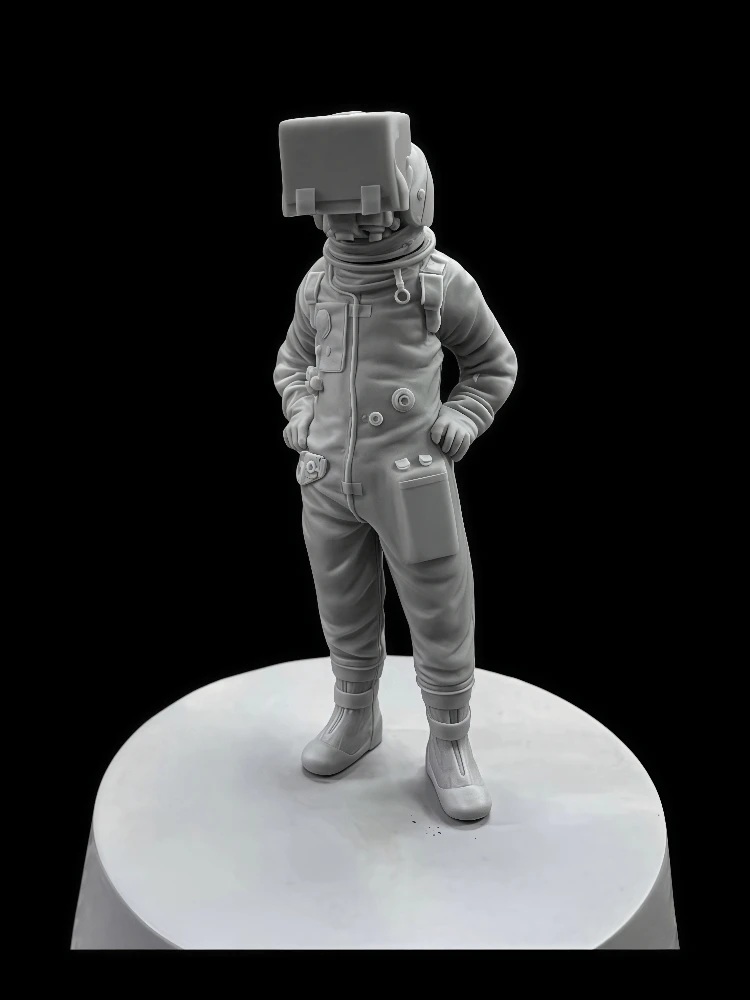 

1/20 Casting Resin Model Assembly Kit, GK, Space Astronaut Mechanic, Unpainted